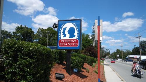 President Inn & Suites