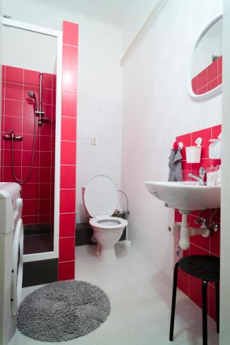 Internesto Apartments Downtown - image 3