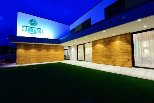 ทัศนียภาพภายนอกโรงแรม, Penzion Zahradni in เชสกา สกาลิซ