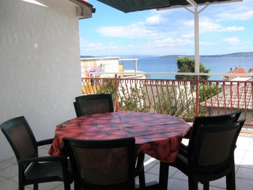 Apartments by the sea Kastel Stari Kastela - 13578 Kaštela