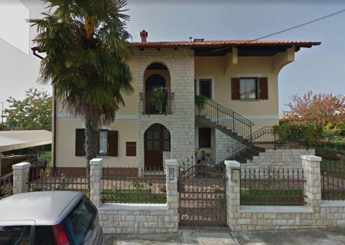 Apartments with a parking space Novigrad - 13840 Novigrad