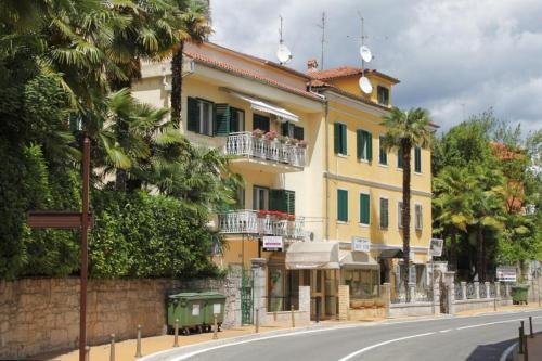 Apartments by the sea Opatija - 10411 Opatija 