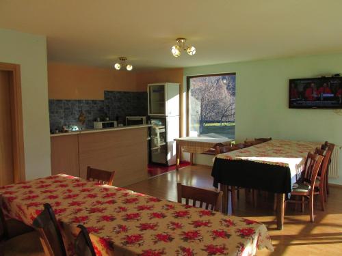 Pri Orehite Guesthouse - image 5