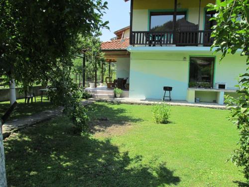 Pri Orehite Guesthouse - image 13