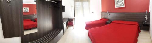 2 twin beds