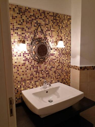 Queen Eliana Penthouse Messina Bedroomvillascom