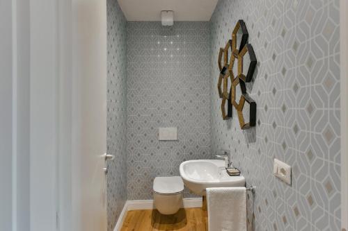 Apartments Florence - Santa Croce Deluxe - image 12