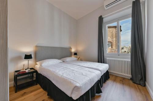 Apartments Florence - Santa Croce Deluxe - image 2