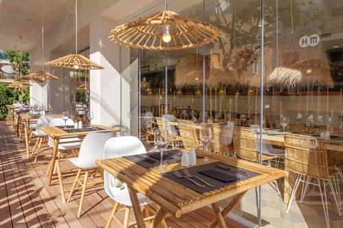 HM Alma Beach - image 8