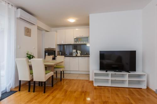  Apartment Split and Trogir, Pension in Kaštela bei Trolokve