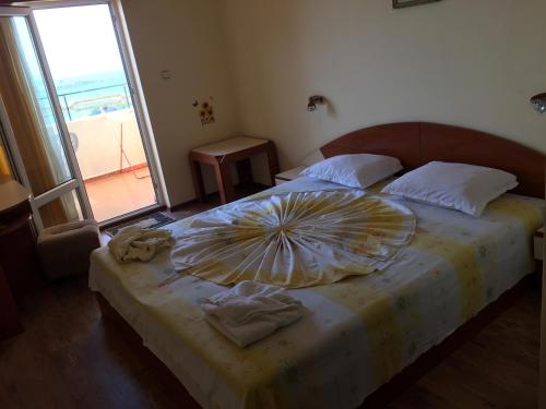 Double Room with Sea View image 10