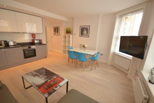 St Anne's Court - image 9