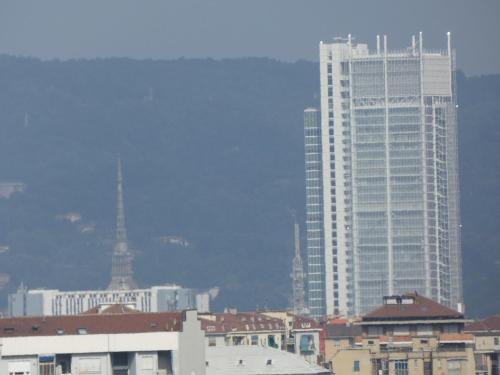 附近景點, Metro Apartment in 科萊尼奧