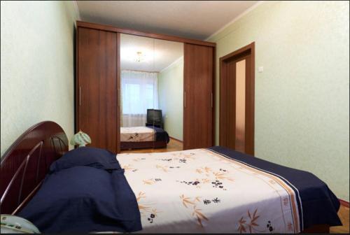 Apartment on 24 Klovs'kyi descent photo