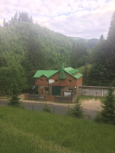 Ieeja, Krasa Karpat in Serhiji