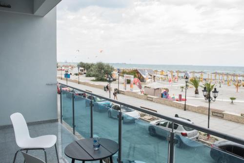 WAVE 1 Promenada Apartments