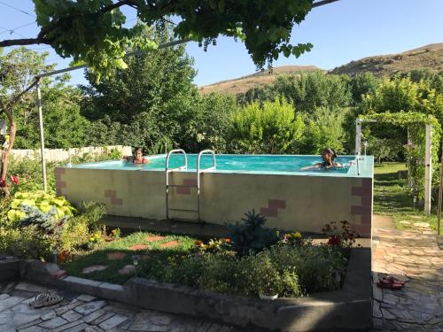 Dārzs, Ashot & Gohar B&B in Čiva