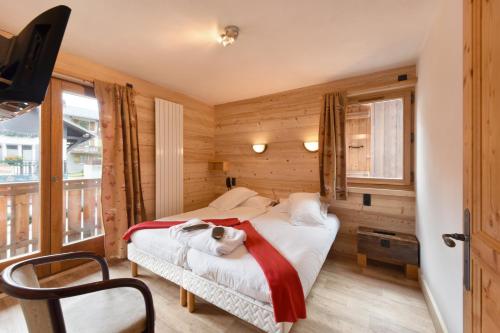 Loc'Hotel Alpen Sports - image 4