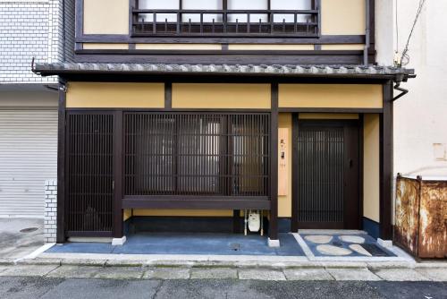 Two-Bedroom Townhouse image 4