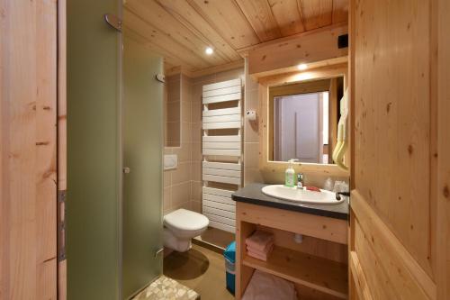 2 twin beds