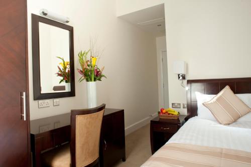 The Villa Kensington - image 6