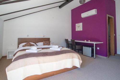 Black Queen Guesthouse