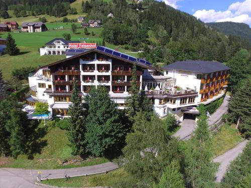 Wohlfühl & Genusshotel Felsenhof - Hotel - Bad Kleinkirchheim