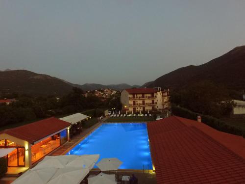 Mont Helmos Hotel