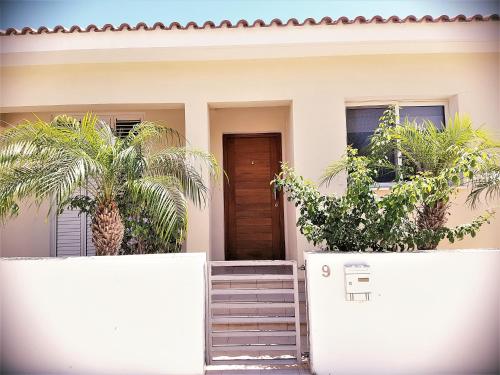 

Med View Bungalows