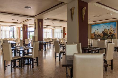 Restaurant, Oasis Hotel & Spa in Agadir