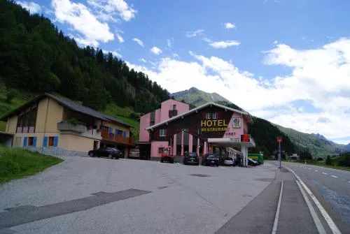Hotel Restaurant du Crêt in Bourg-Saint-Pierre, Schweiz