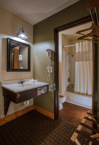 The VUE Boutique Hotel - image 2