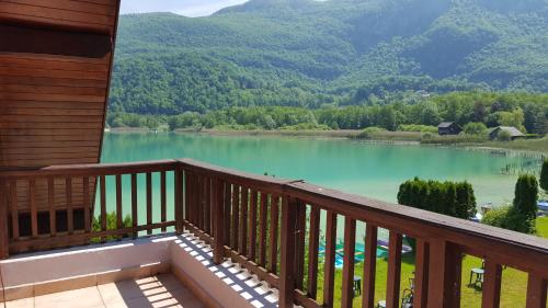 Les Sirenes in Lepin-le-Lac