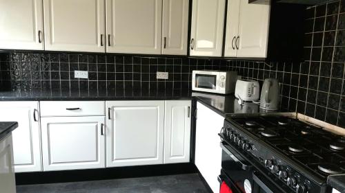 Hollinside Road - image 4