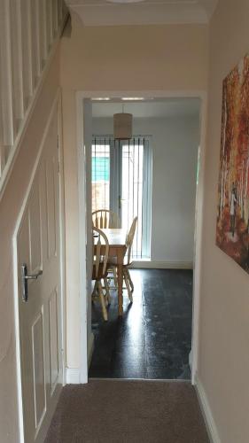 Hollinside Road - image 7