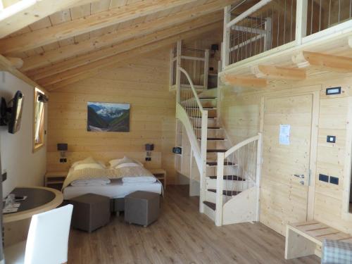 Family Room with Mezzanine and Mountain View image 6