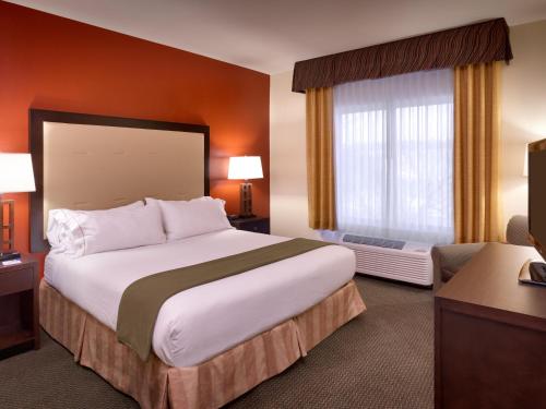 Holiday Inn Express & Suites Mesquite Nevada, an IHG Hotel