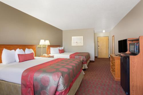 Queen Room with Two Queen Beds - Non-Smoking