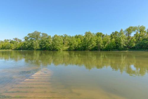 Colorado River RV Campground in Columbus, USA