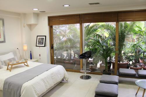 Luxurious Loft with Garden