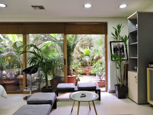 Luxurious Loft with Garden
