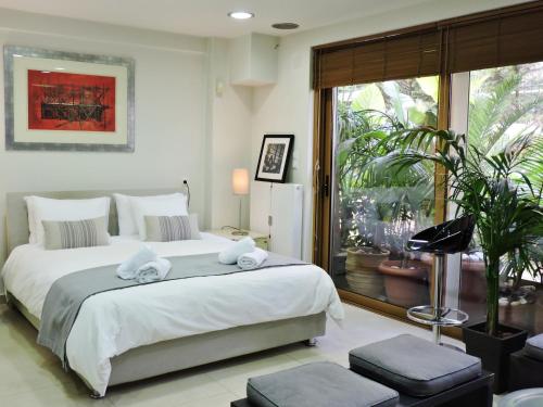 Luxurious Loft with Garden