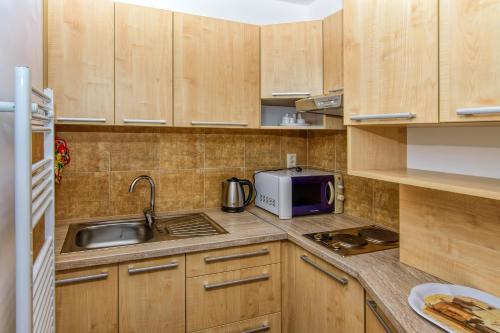 المرافق, Privát Slavkov (Privat Slavkov) in ستاري سموكوفيك