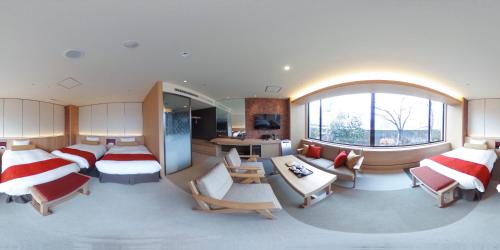 room detail thumbnail 1