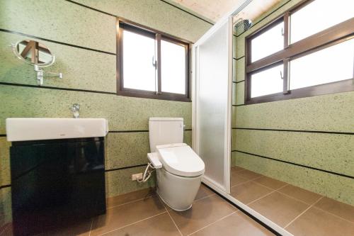 Quadruple Room with Balcony image 2