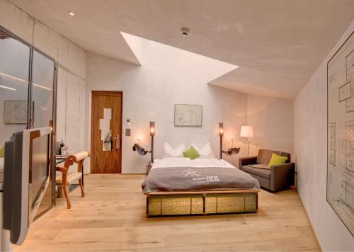 SKYLIGHT Double Room with Ceiling Window