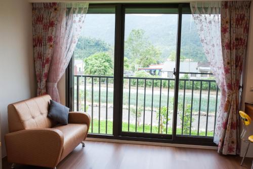 Double Room with Garden View image 7
