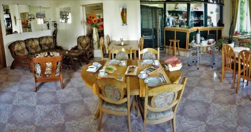 Relax House