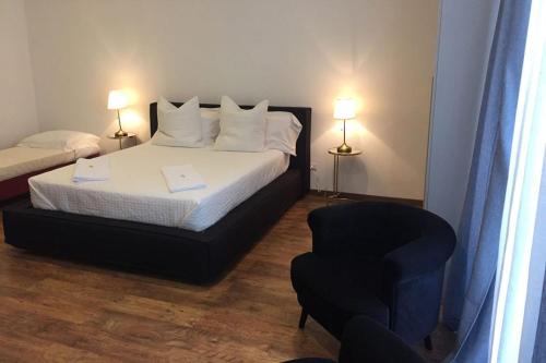Junior Suite with Balcony image 3