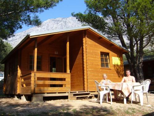  Victoria Cottage Camping Dole, Pension in Blato